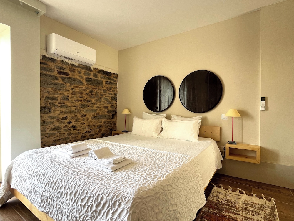Panoramic Suite, 1 Queen Bed, Mountain View