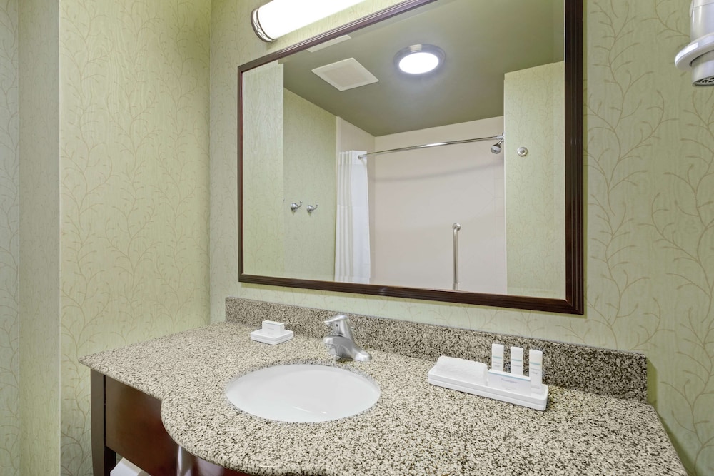 Room, 2 Queen Beds, Non Smoking, Refrigerator (Larger Room) - Photo 3