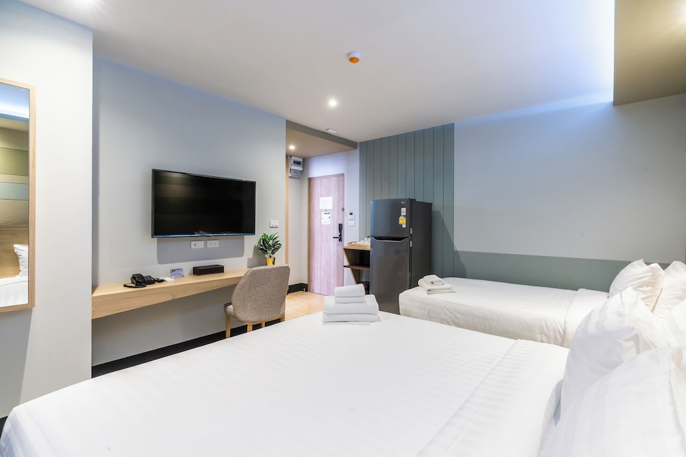 Premier Double Room, Non Smoking, City View photo 3