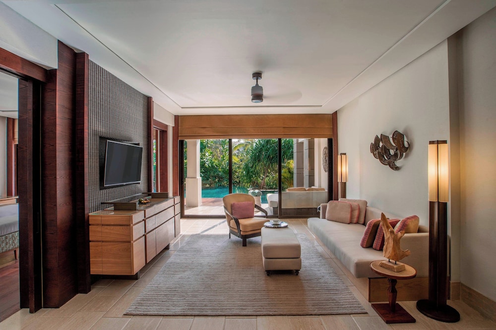 The Ritz-Carlton Suite, 1 Bedroom, Lagoon Access