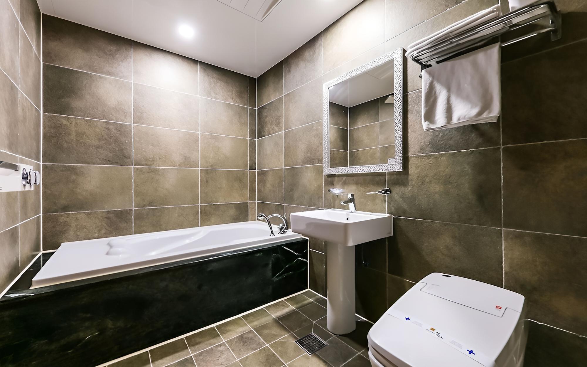 Room (Terrace Room (up to KRW 5000 discount) - Photo 4