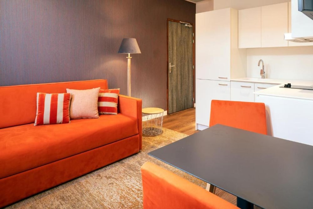 Luxury Suite, 1 Queen Bed with Sofa bed photo 3