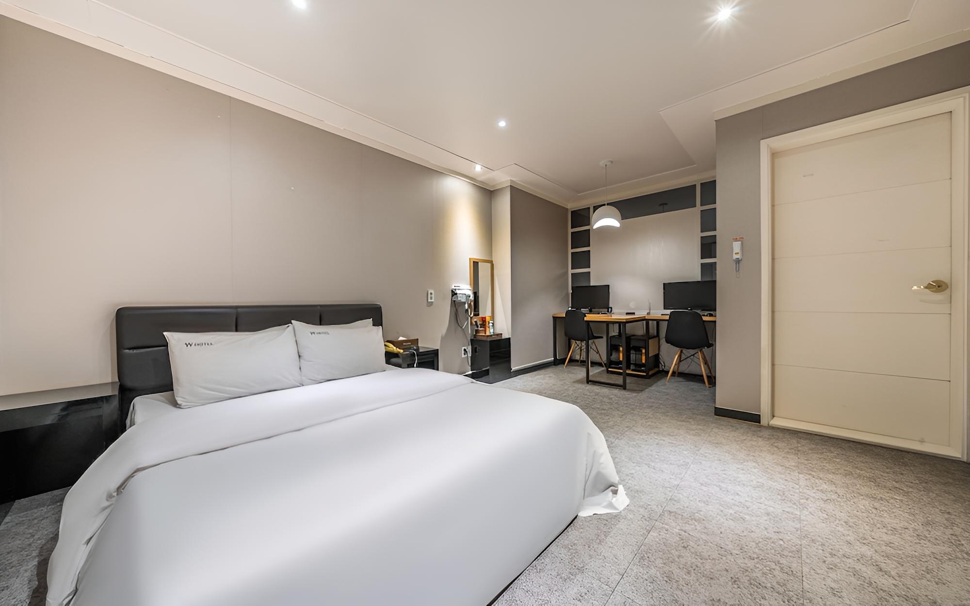 Room (ODA Super Deluxe (Super King Bed)) photo 2