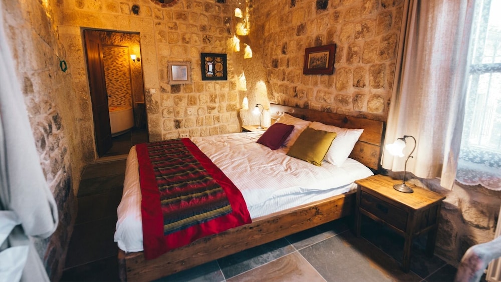 Deluxe Room - Photo 18