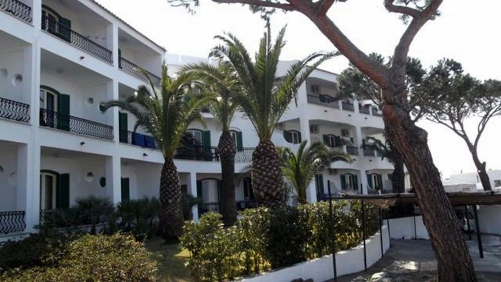 Classic Double or Twin Room, Garden View, Tower photo 3