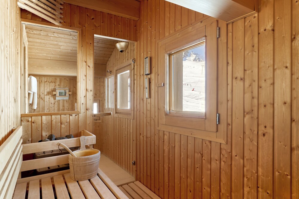 Suite (Everest)