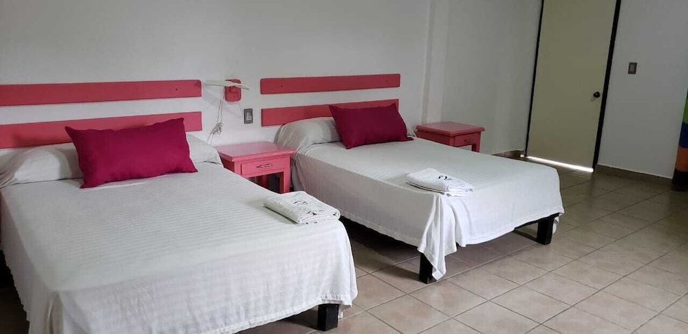 Standard Room, 2 Double Beds photo 1