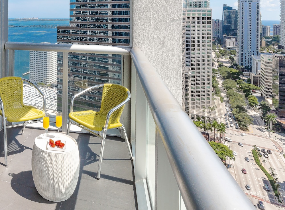 Boutique Corner Apart, 2/2, Sofa Bed, Ocean View, Balcony2008