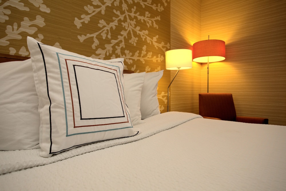Room, 1 King Bed (Mobility Accessible, Tub) - Photo 1