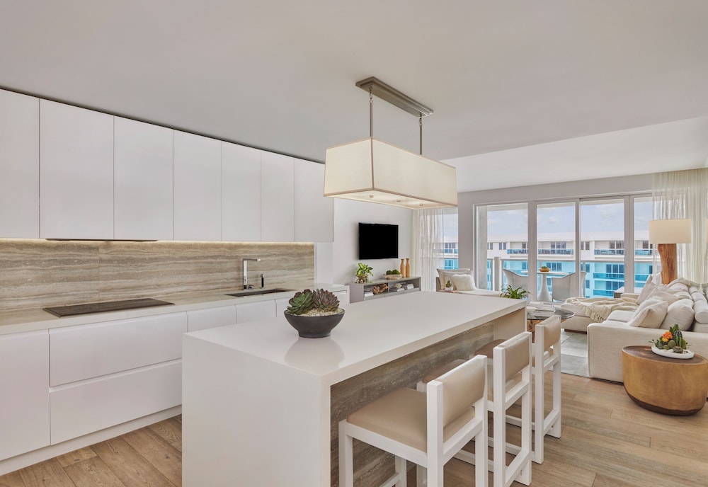 Room, 2 Bedrooms, Balcony, Ocean View (PH)