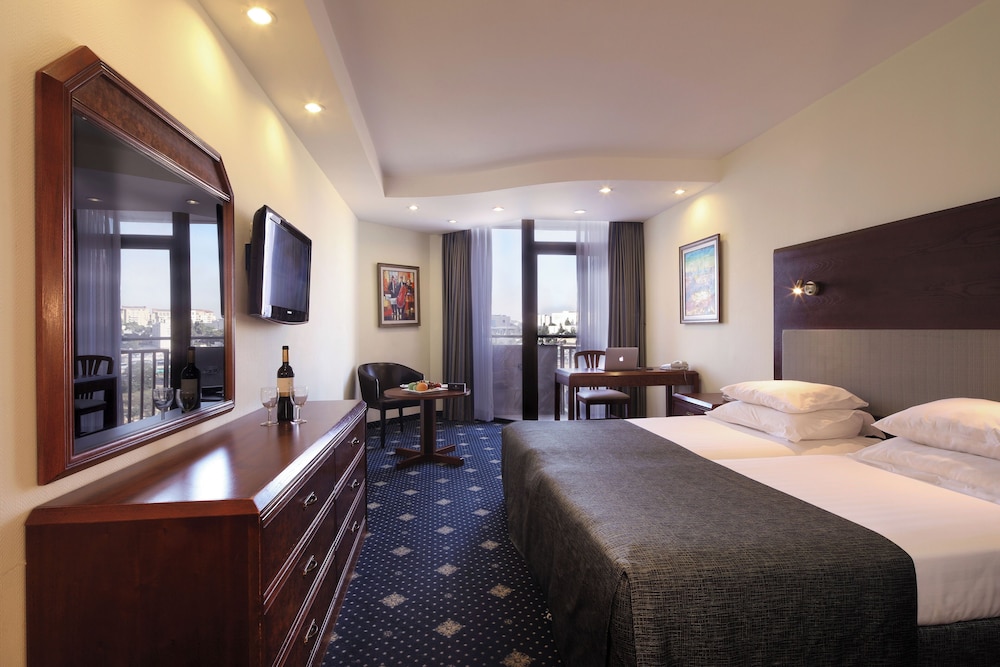 Deluxe Twin Room - Photo 2
