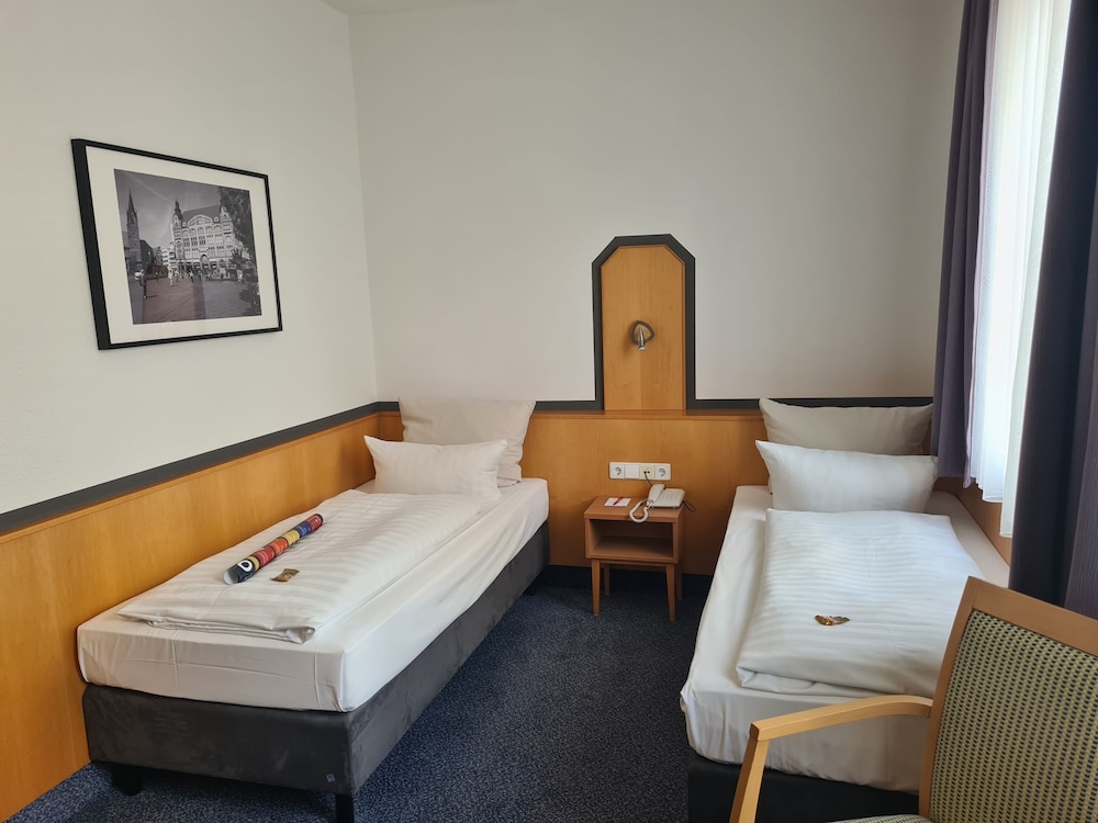 Standard Double or Twin Room photo 3