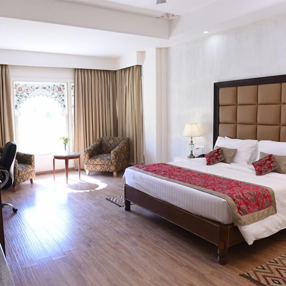 Deluxe Ac Room With Breakfast