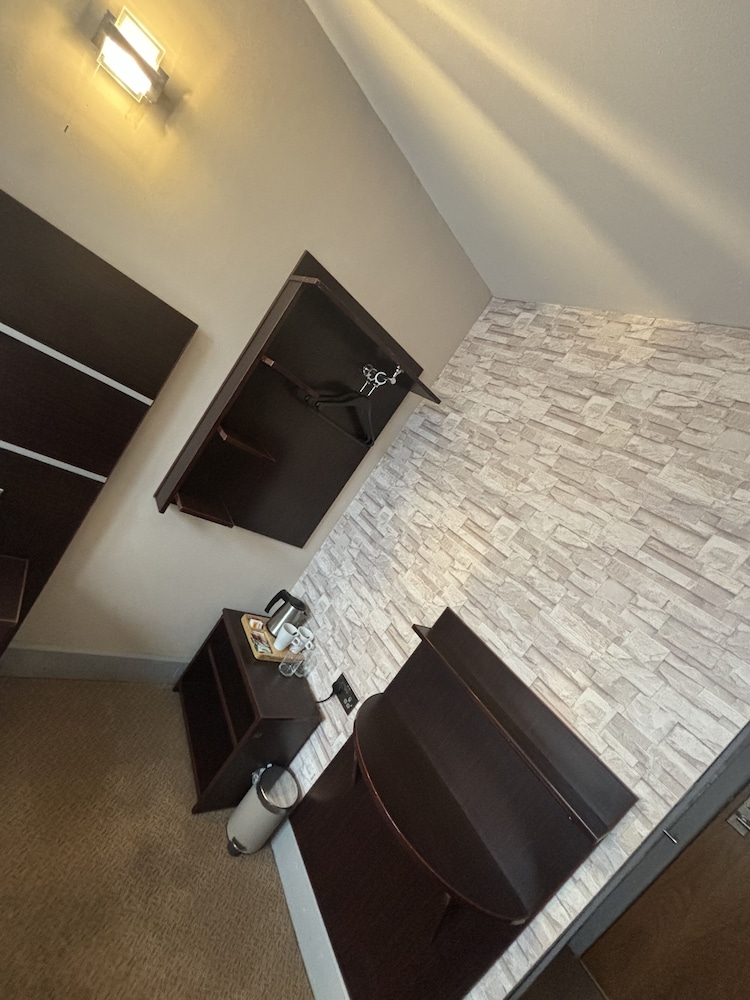 Standard Twin Room, 2 Double Beds - Photo 5