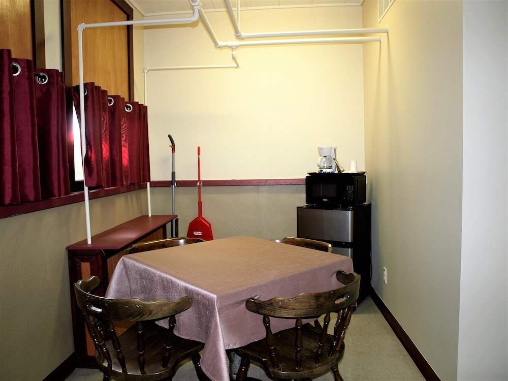 Family Suite, 1 Bedroom, Private Bathroom, Hill View photo 2