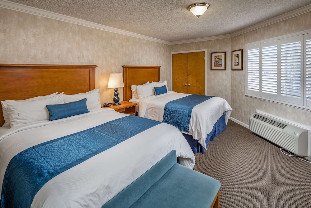Suite, 2 Queen Beds, Non Smoking, Kitchenette