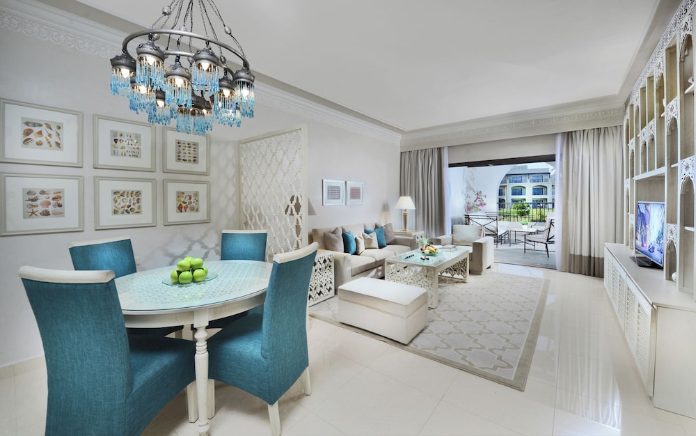 Royal Suite, 1 Queen Bed (Private Pool)