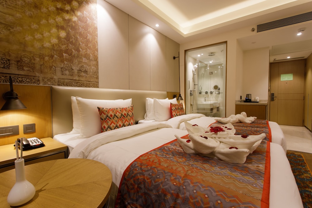 Grand Room, Twin Bed - Photo 3