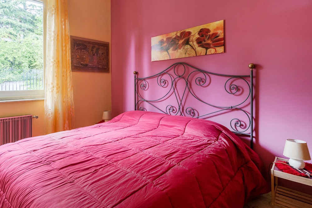 Romantic Room, Mountain View (Red Room) photo 1