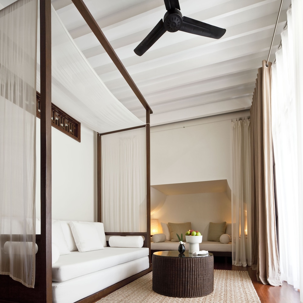 One Bedroom Duplex Suite - Photo 3