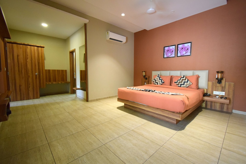 Executive Room - Photo 7
