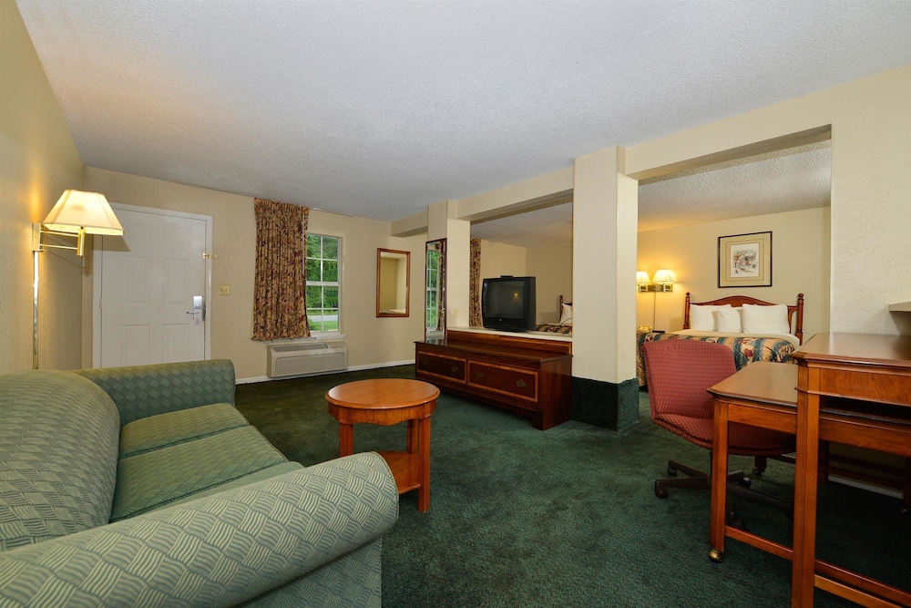 Suite, 2 Double Beds, Non Smoking photo 3