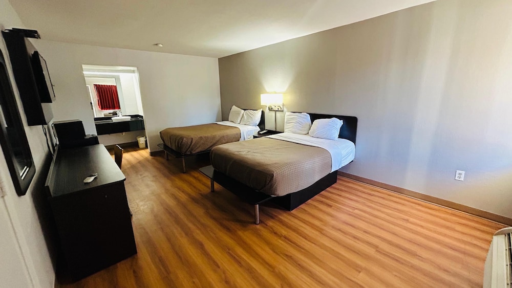 Room, 2 Double Beds, Smoking photo 2