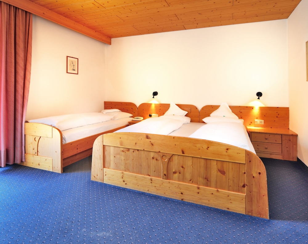 Triple Room, Balcony photo 1