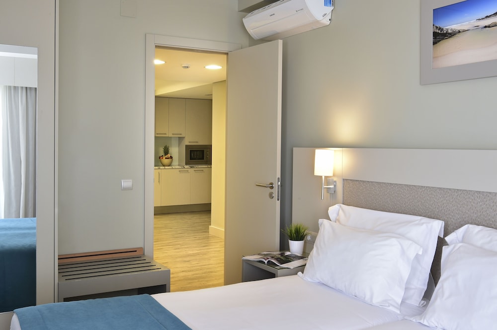 Premium Apartment, 2 Bedrooms, Pool View - Photo 5