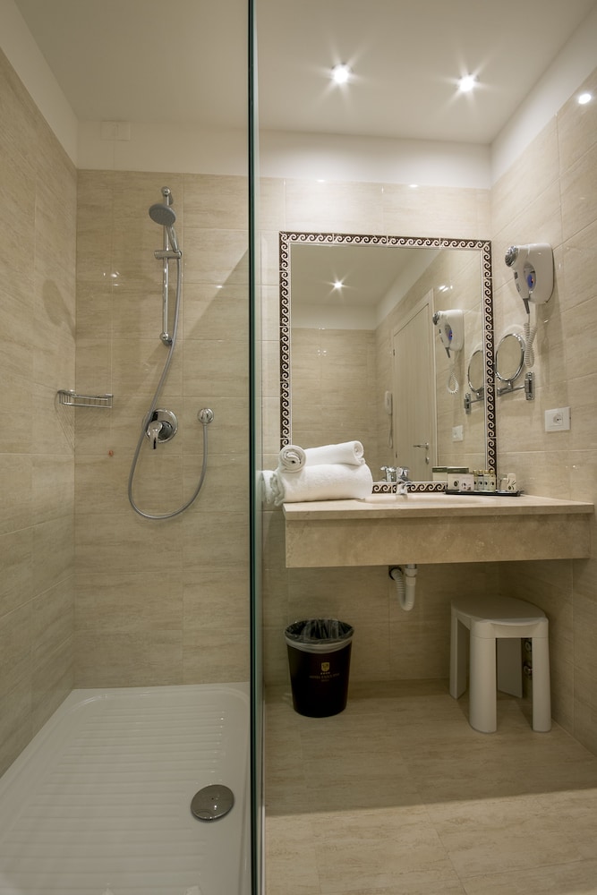 Standard Double Room Single Use - Photo 6