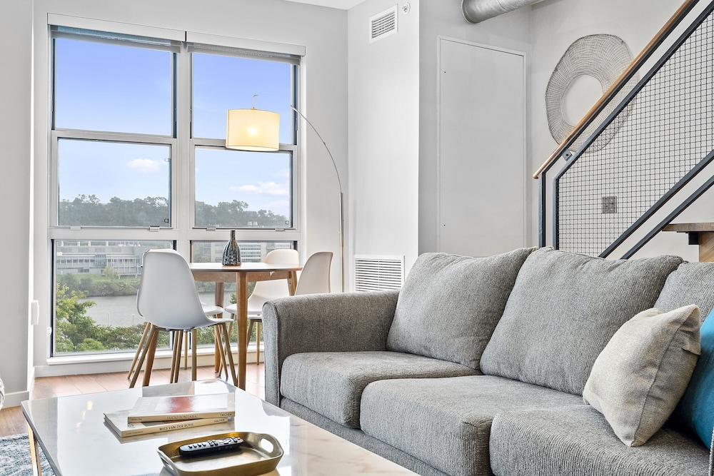 City Loft, 1 Bedroom, Non Smoking, Balcony (Self Check-In With Virtual Front Desk) photo 2