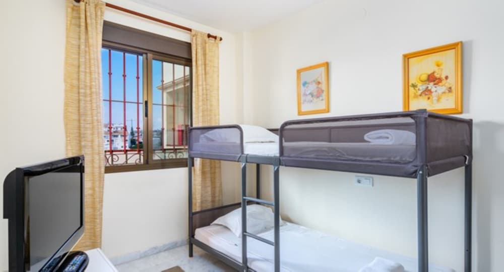 Apartamento Familiar, 2 Habitaciones, Vistas a la Piscina