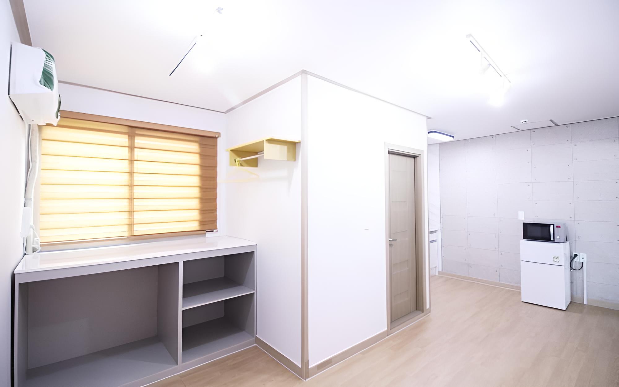 Room (Room 101) - Photo 6