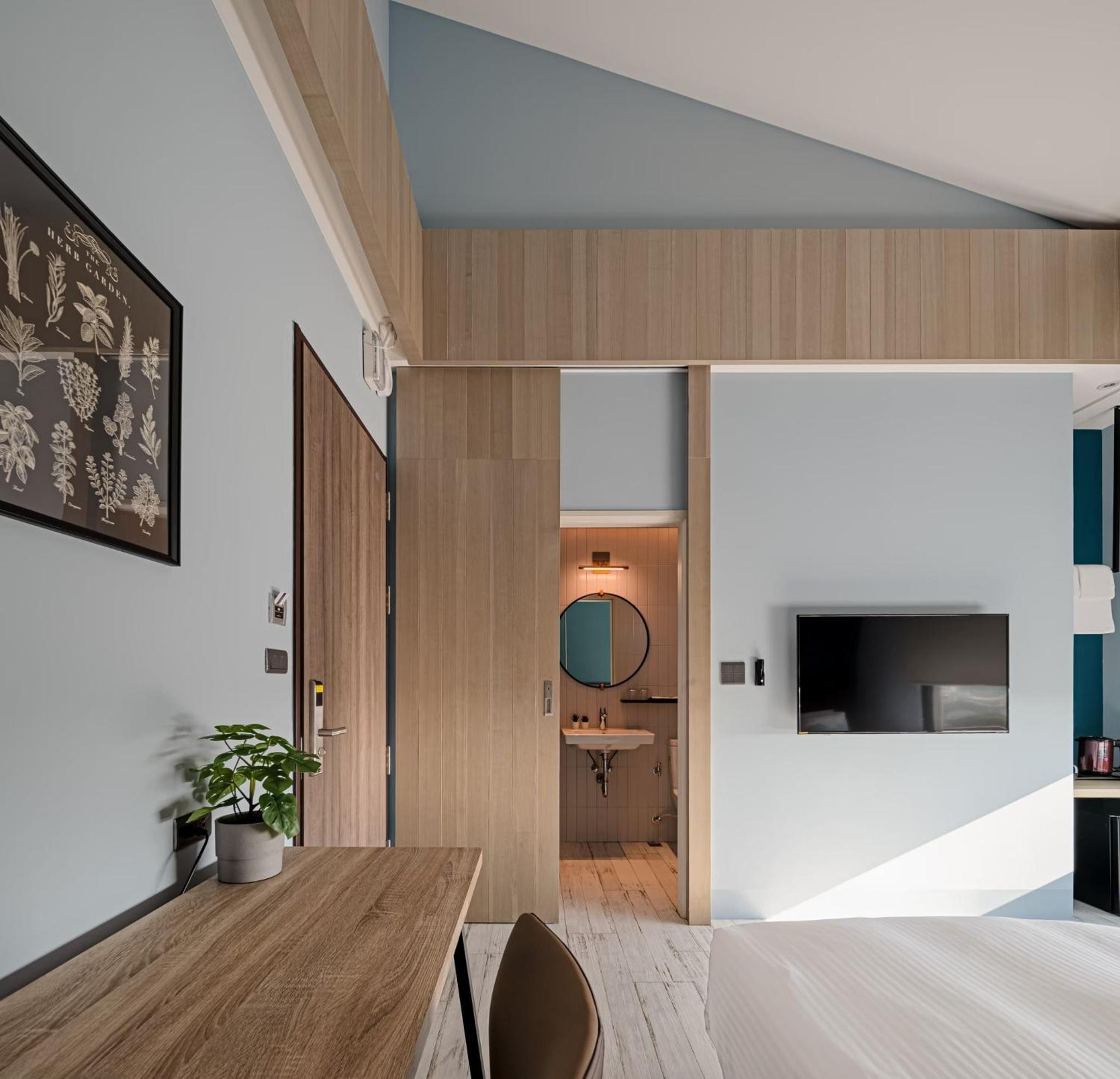 Standard Twin Room - Photo 7