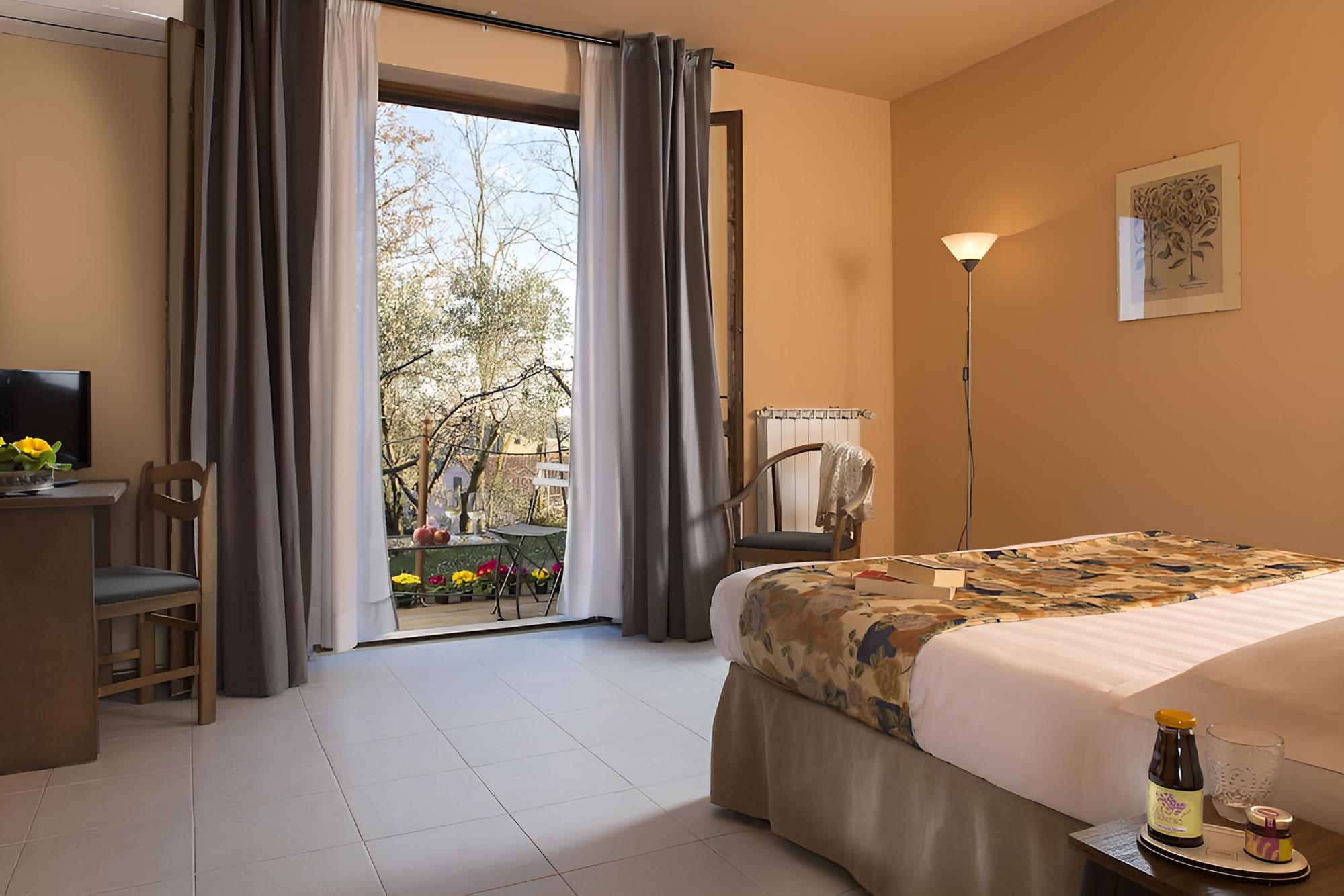 Deluxe Double Room, Garden View photo 3