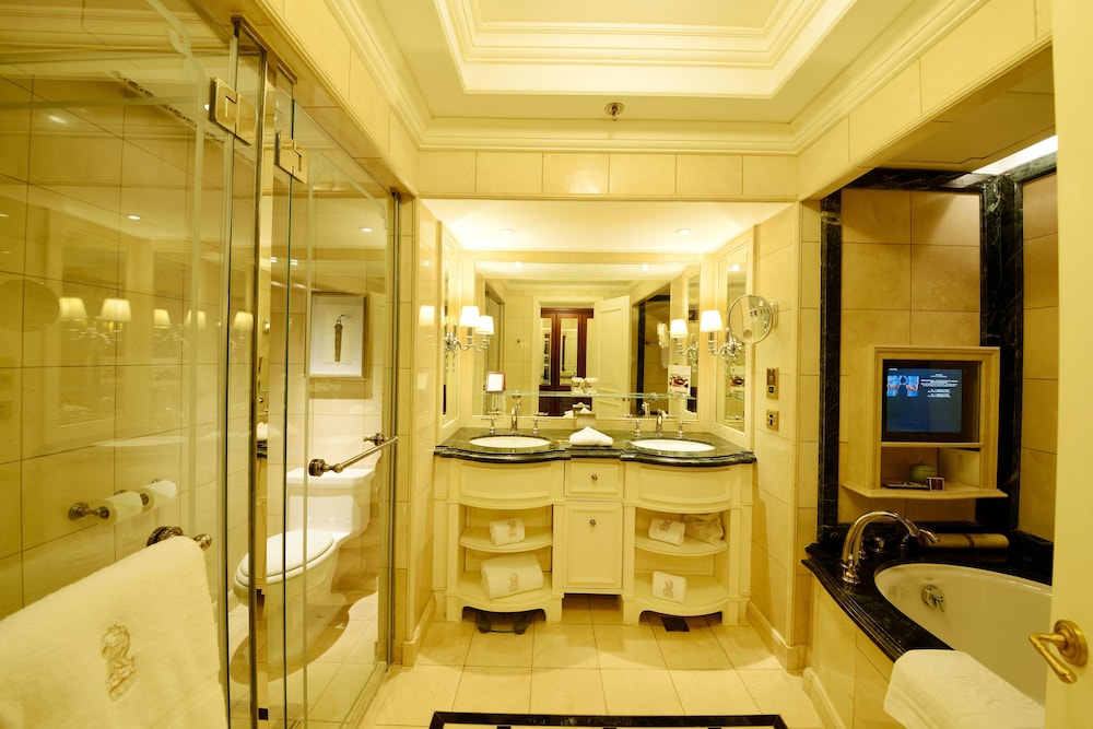 Club Room, 2 Double Beds - Photo 5