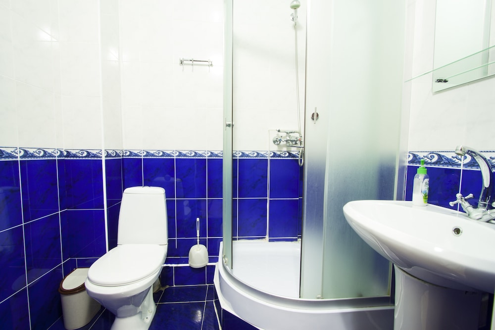 Economy Twin Room, Shared Bathroom photo 2