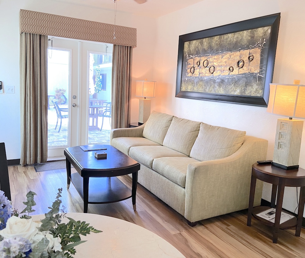 Deluxe Cottage, 1 Bedroom, Kitchen, Courtyard View