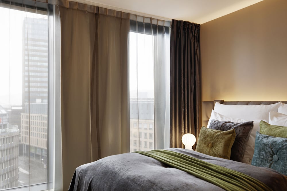 Standard Double Room, City View thumbnail 5