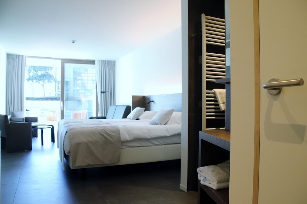 Superior Twin Room, Garden View, Garden Area photo 2
