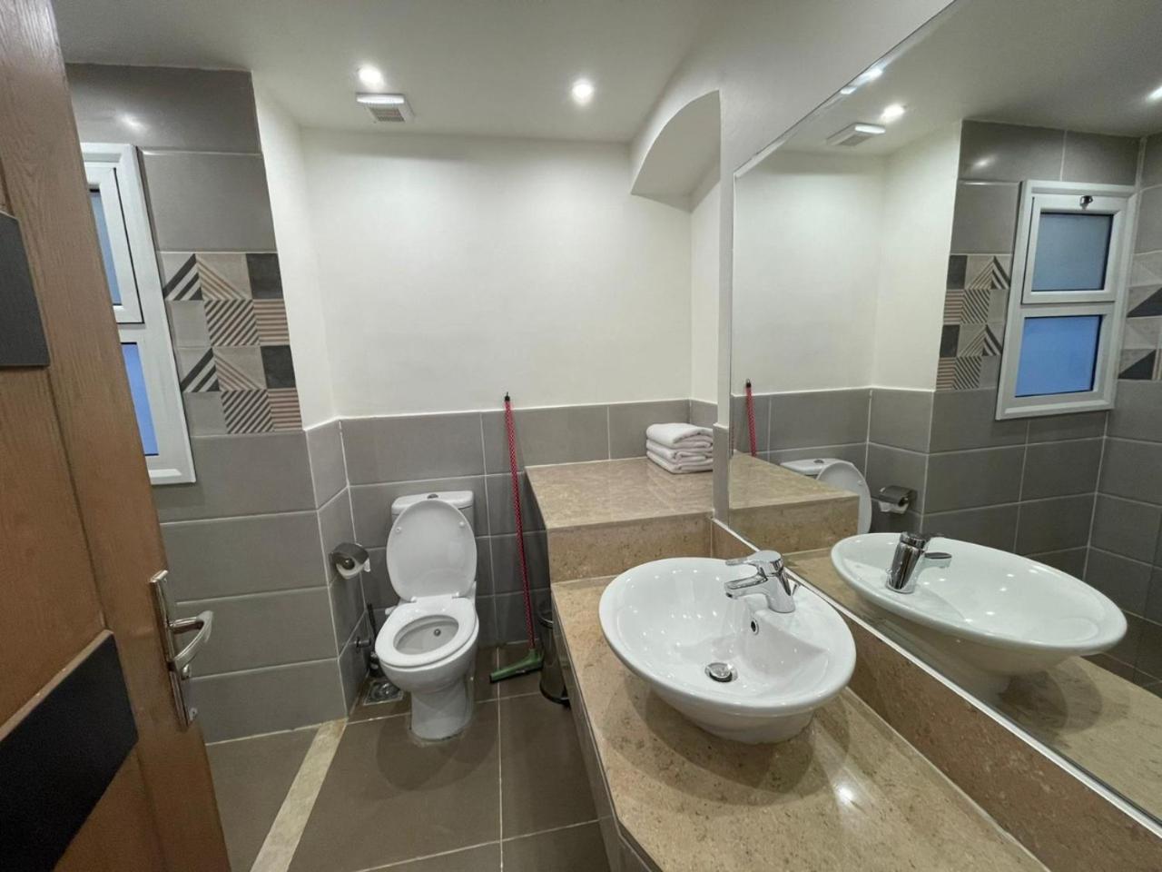 Apartment - Split Level photo 2