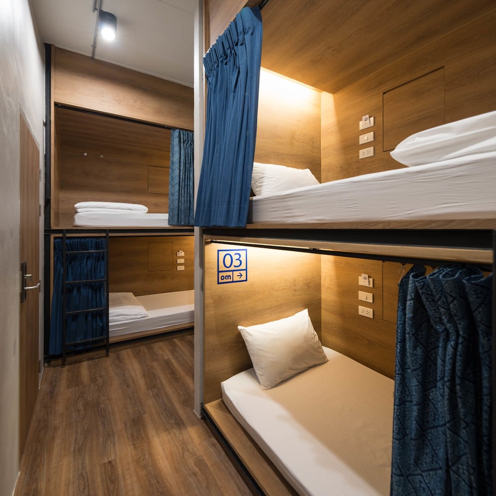 Deluxe 4 Beds in Mixed Dormitory with Bathroom photo 1
