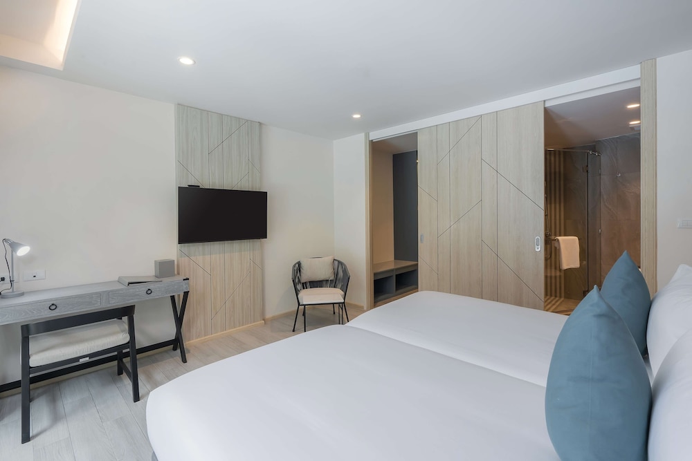 Premium Room, 2 Twin Beds (Superior) - Photo 6