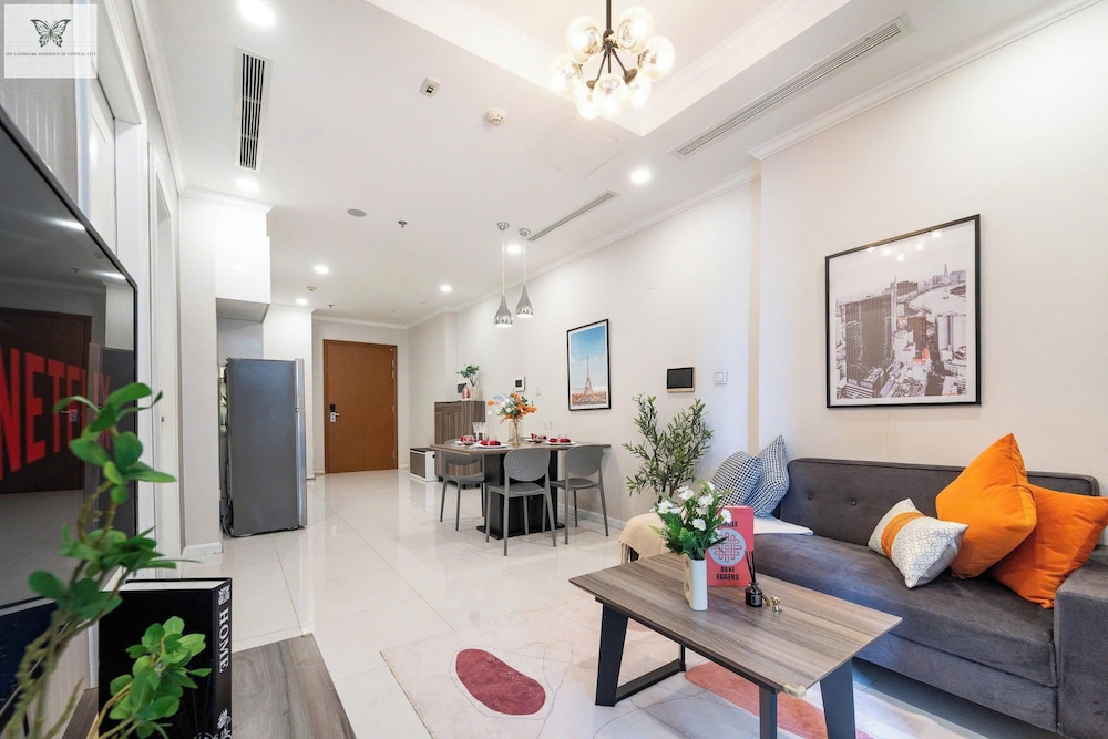 Deluxe Apartment, 1 Queen Bed with Sofa bed, City View photo 1