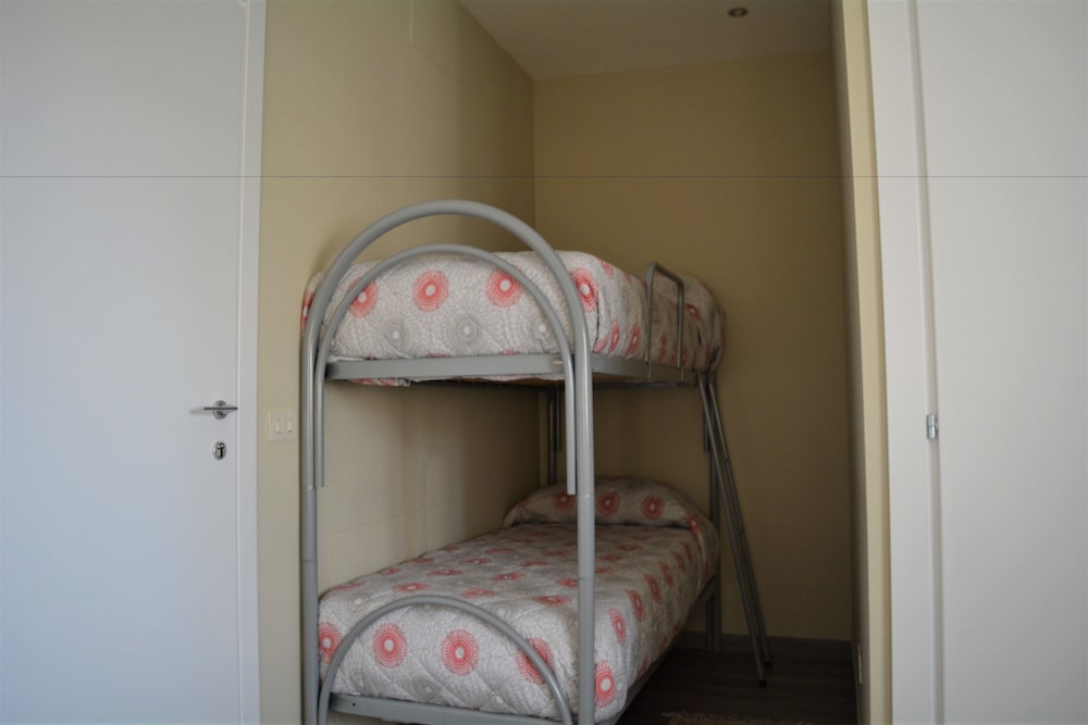 Basic Quadruple Room, Accessible, Mountain View photo 2