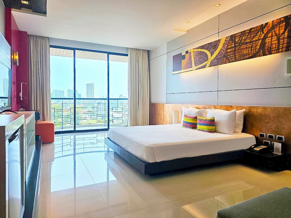 Superior Double Room, City View