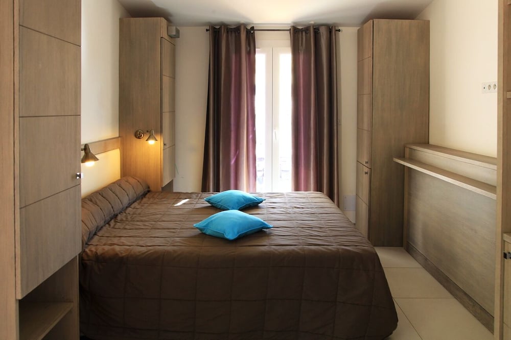 Superior Studio, Partial Sea View