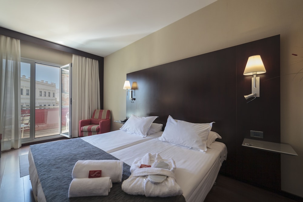Superior Room (2 beds) - Photo 6