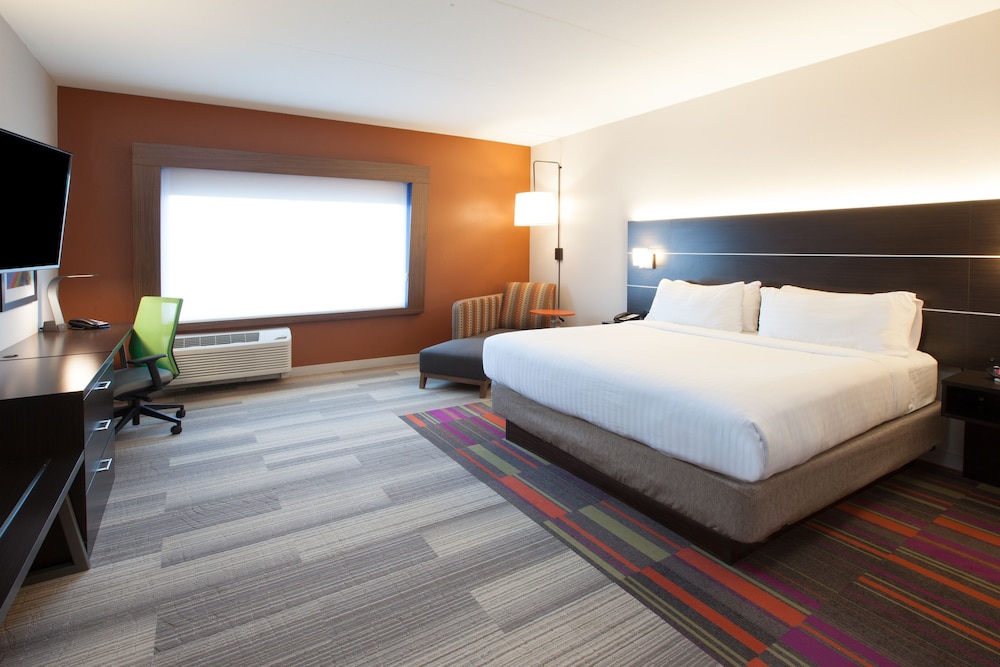 Standard Room, 1 King Bed, Accessible (Communications) photo 3