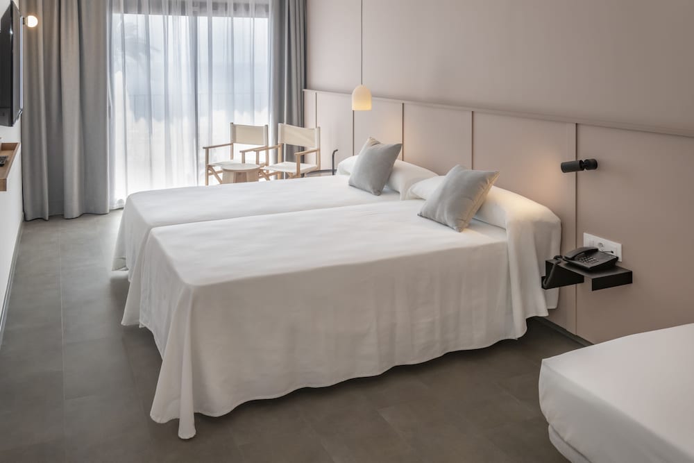 Standard Double or Twin Room, Sea View - Photo 5